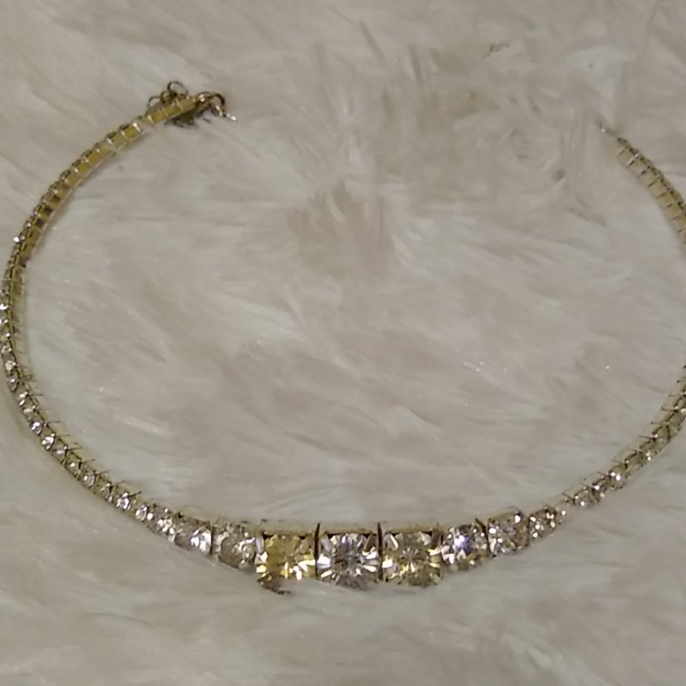 Jeweled chocker - Picture 2 of 2